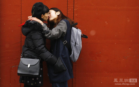 北京一对同性恋情侣登记结婚遭婉拒(图)