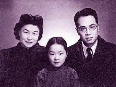 钱钟书、杨绛和他们的女儿钱媛。