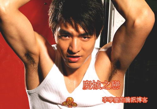 这个夏天一起做个巧克力男生(图)