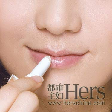 班女郎人气彩妆 四步打造精致裸唇