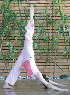 挑战抻拉极限 拔出坚挺双峰