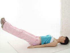 瘦腿瘦腹 小操成就大美丽(组图)