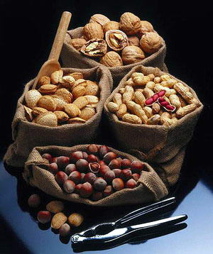 秋天常吃坚果好处多