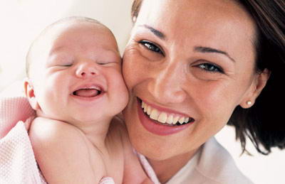 怎样逗新生宝宝笑才科学？(图)