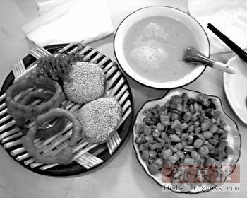 京城胡同中的老北京小吃(图)