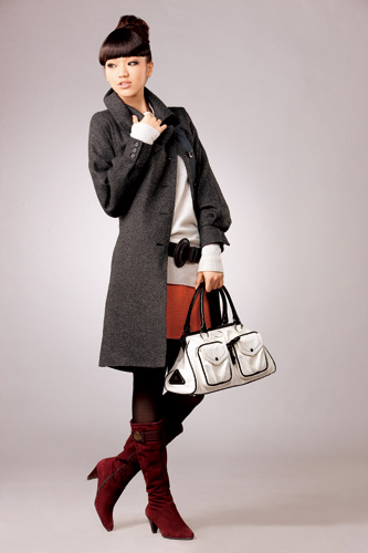 早春最俏短打扮敲醒沉睡女