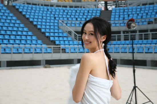 北大美女老师身材高挑成时尚新宠