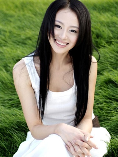 北大最美女老师高挑身材成时尚新宠