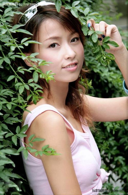 美图：北京公园里晨练的漂亮宝贝