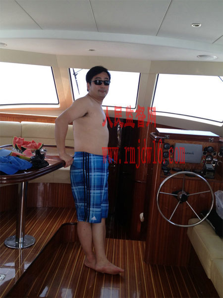 北京美女主播自爆被国家档案局前高官包养四年照片图片