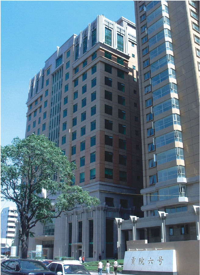 贡院六号就北京而言，从上世纪90年代的方庄、亚运村、望京到后来的中关村，从丽京花园别墅、紫玉山庄、名都园别墅到后来的贡院六号、银泰中心、昆仑公寓，如今，在“一山、两河、三线、四高”的分布之势下，更是有着数百个别墅项目，总建筑面积超过1000万平方米。