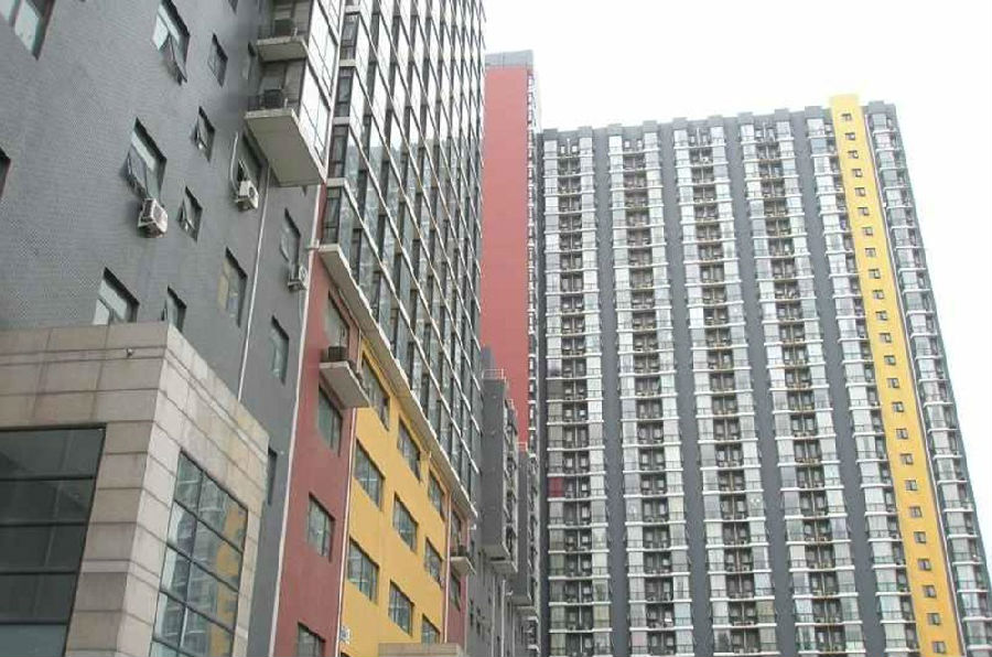 到1995年底，除一些配套设施和大型公建外，4个被誉为“古城群星”的园区总建筑面积达到了逾300万平方米。吴老先生在回忆当时方庄热卖情景时说：“从来没见过那么多人买房，真可以用‘人潮涌动’来形容。”