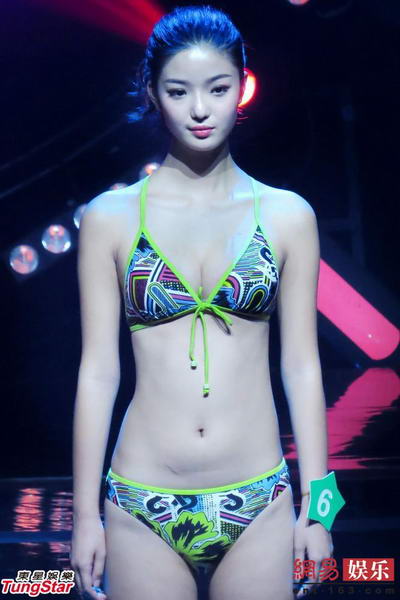 北京16岁女孩欧阳静夺模特之星桂冠