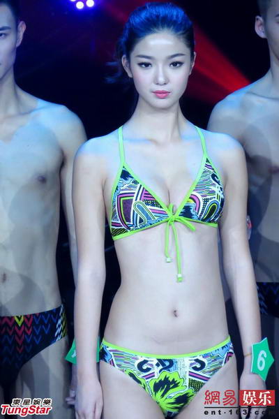 北京16岁女孩欧阳静夺模特之星桂冠