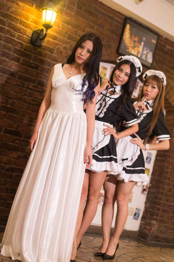 北京圣斗士餐厅雅典娜女神成服务员