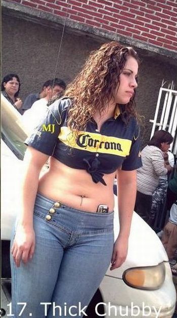 外国MM真人照片演示女人身材的21种风采