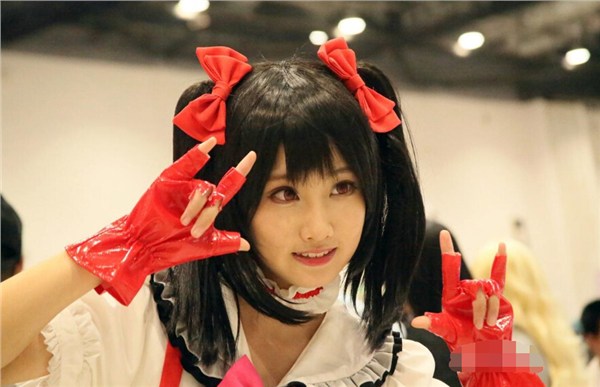 北京漫展奇葩伪娘比基尼壮汉齐上阵(图)