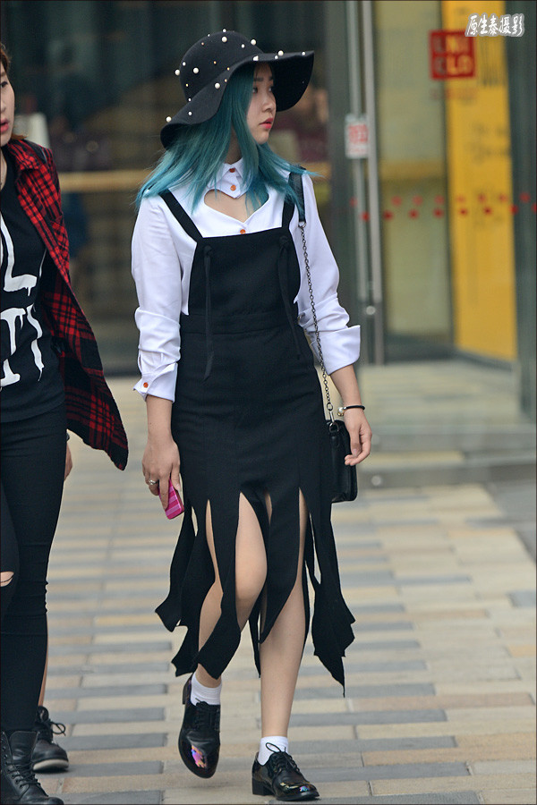 北京多姿多彩的秋装潮女街拍(图)