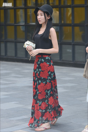 北京多姿多彩的秋装潮女街拍(图)