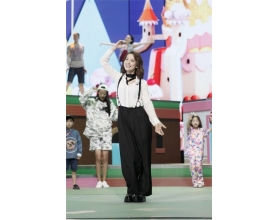 吴昕小女人装扮惊艳 昕姐就该这样穿