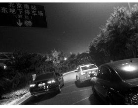 北京南站东地下停车场门口 接人车乱停