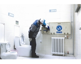 北京房山的首家厕所也能如此高大上 免费WIFI ATM取款