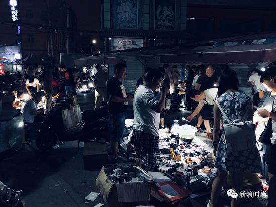 凌晨三点亲历传说中的北京“鬼市”