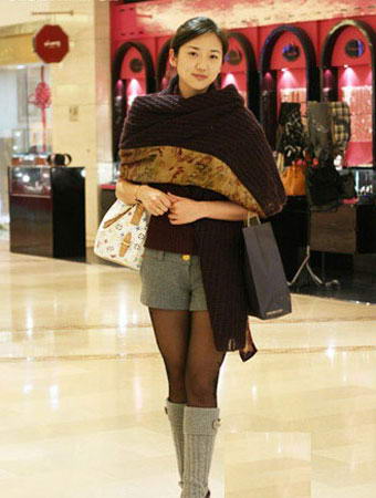 披肩的使用增加了淑女的味道