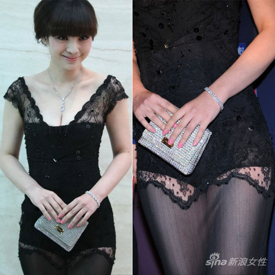 柳岩全裸照曝光 北京台女主播靠胸走红(图)