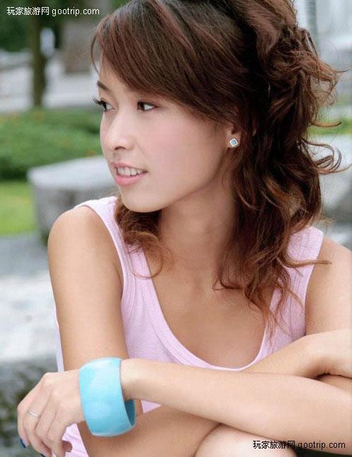 美图：北京公园里晨练的漂亮宝贝