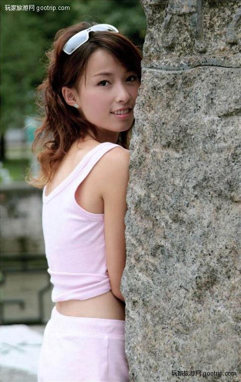 美图：北京公园里晨练的漂亮宝贝