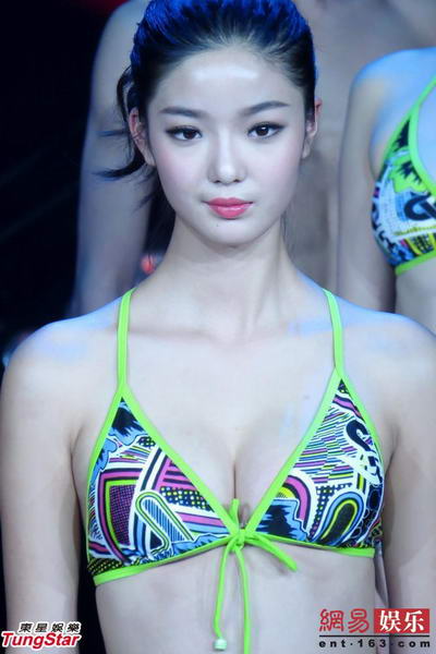 北京16岁女孩欧阳静夺模特之星桂冠