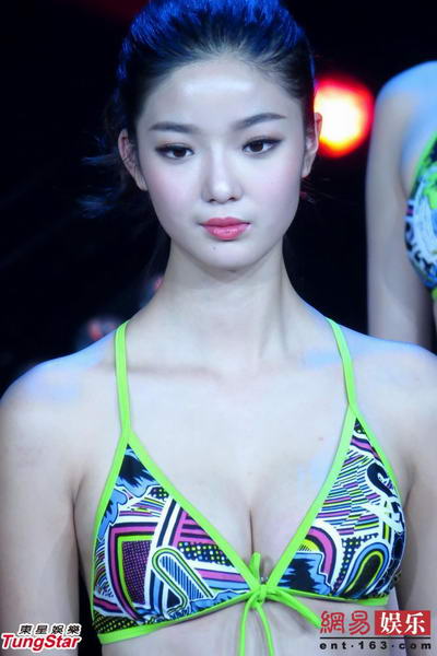 北京16岁女孩欧阳静夺模特之星桂冠