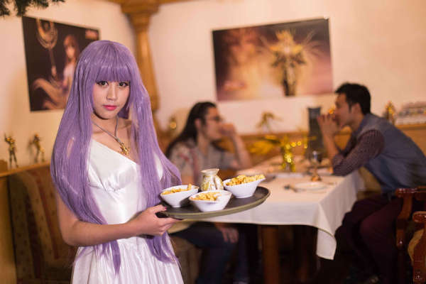 北京圣斗士餐厅雅典娜女神成服务员