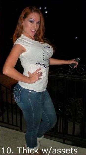 外国MM真人照片演示女人身材的21种风采